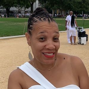 Meet your Posher, Carla